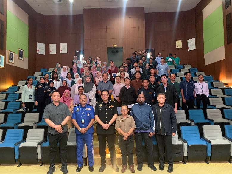 Pekerja MADANI